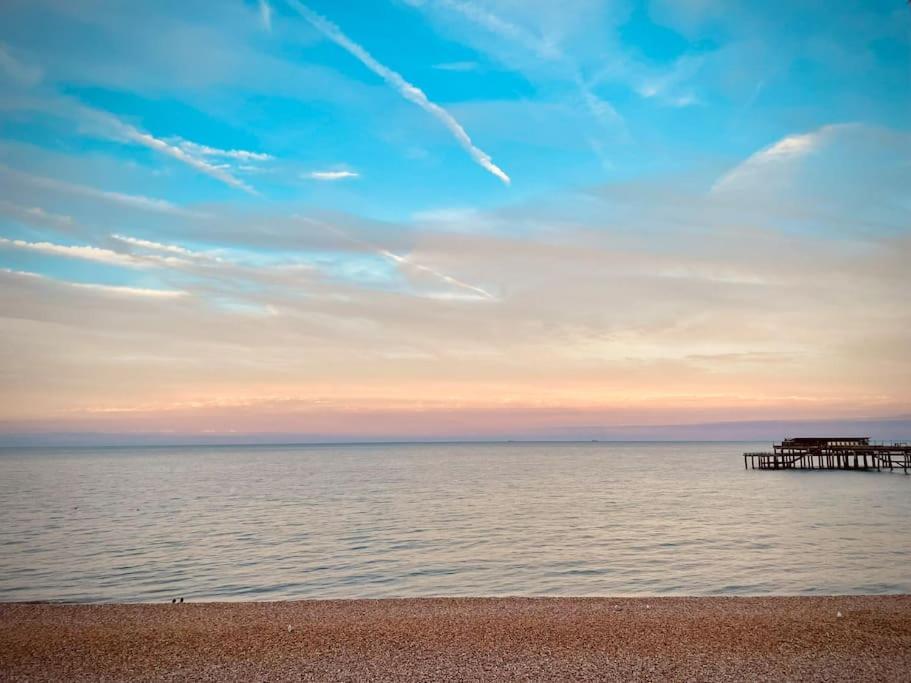 Northdene Cottage - Cosy Old Fisherman'S Cottage Two Mins From Sea - Free Parking - Wood Burning Stove - Roll Top Bath - Dog Friendly เดล ภายนอก รูปภาพ